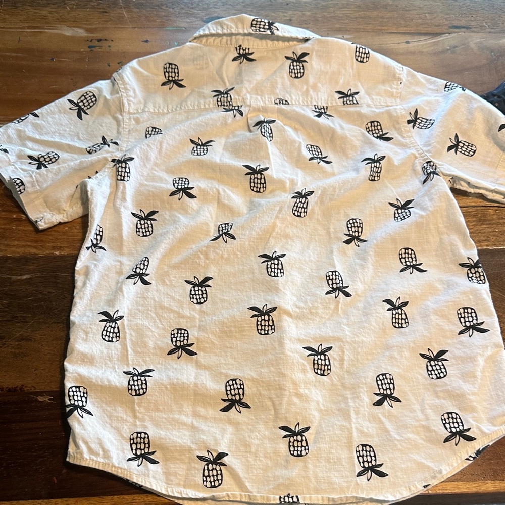 Bundle two button down shirts - Picture 10 of 12